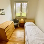 La Apartment *